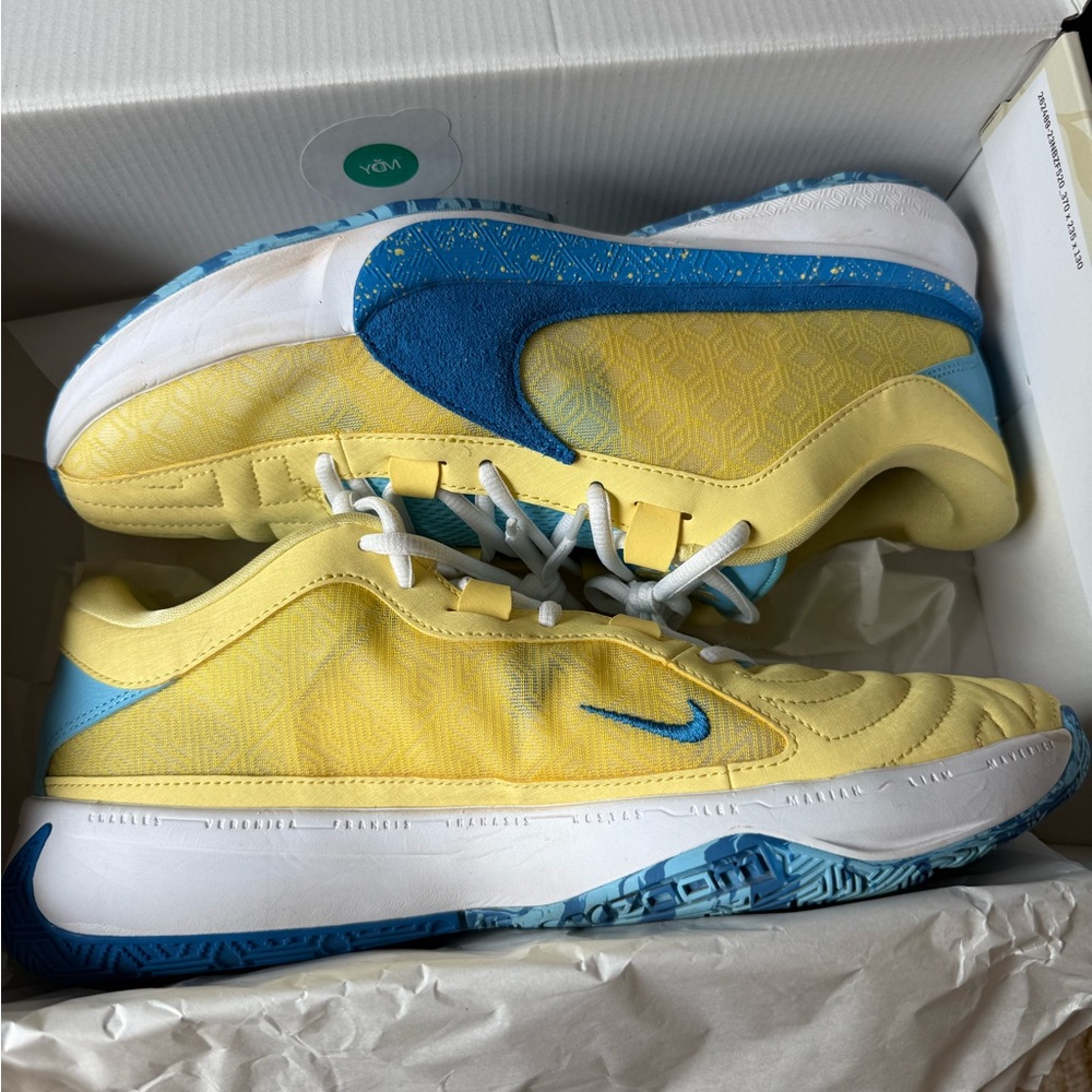 Nike Zoom Freak 5 Gianni. Yellow and Blue with Basketball Style